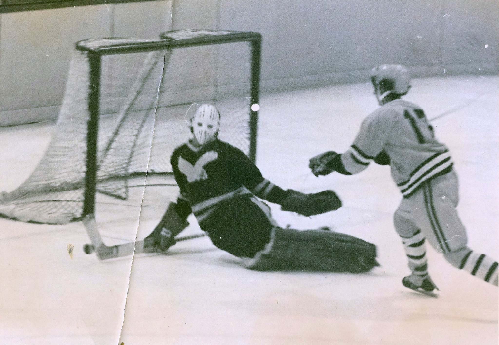 Vintage MN Hockey on Twitter: "Time for a few more fun Throwback