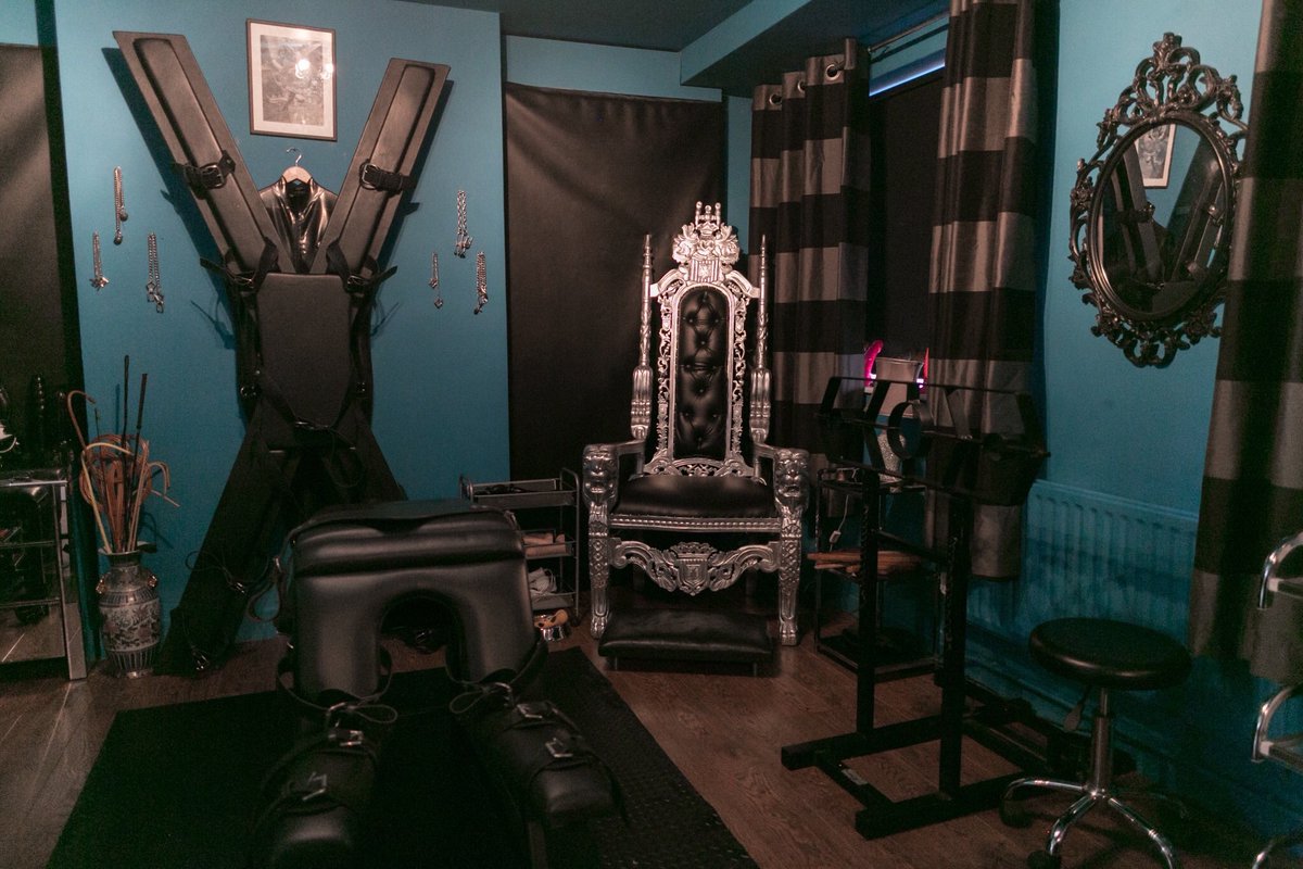 HoxtonDungeonSuite 