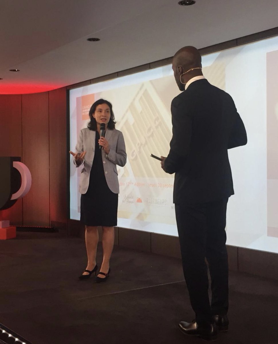 urw_group's tweet photo. Remise du Grand Prix des Jeunes Créateurs du Commerce en présence de @DelphineGeny, Secrétaire d'État auprès du ministre de l'Économie et des Finances. #GPJCC #retail #commerce #Innovation @_Bercy_[ https://t.co/2lo2hNG4gJ