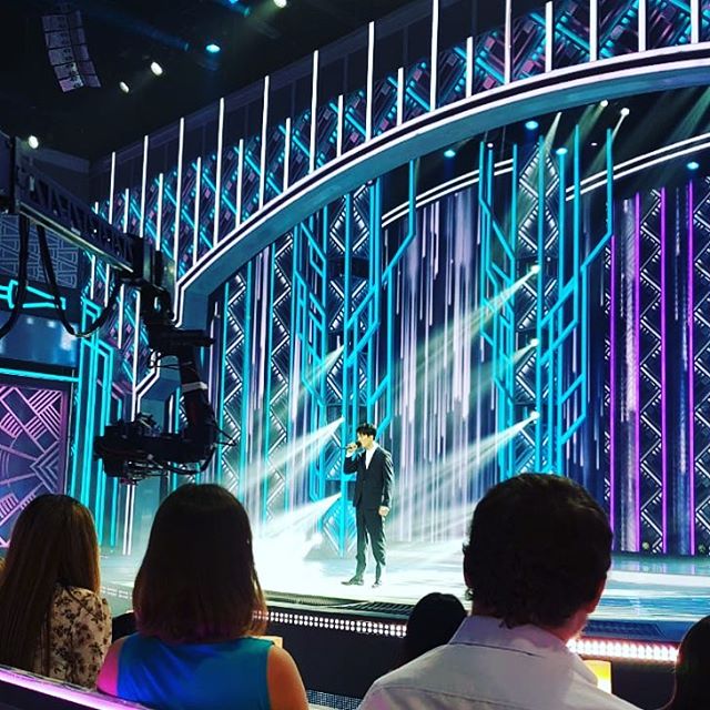 dimash_fr1's tweet photo. Repost @kudaibergenov.dimash
Sur le tournage de l'émission "Saturday Evening" sur la chaîne Russia 1
#Dimash #dimashkudaibergen #singer #DQ #dears #thevoice #sochi #newwave2018 @dimash_official https://t.co/AejxmWnESe