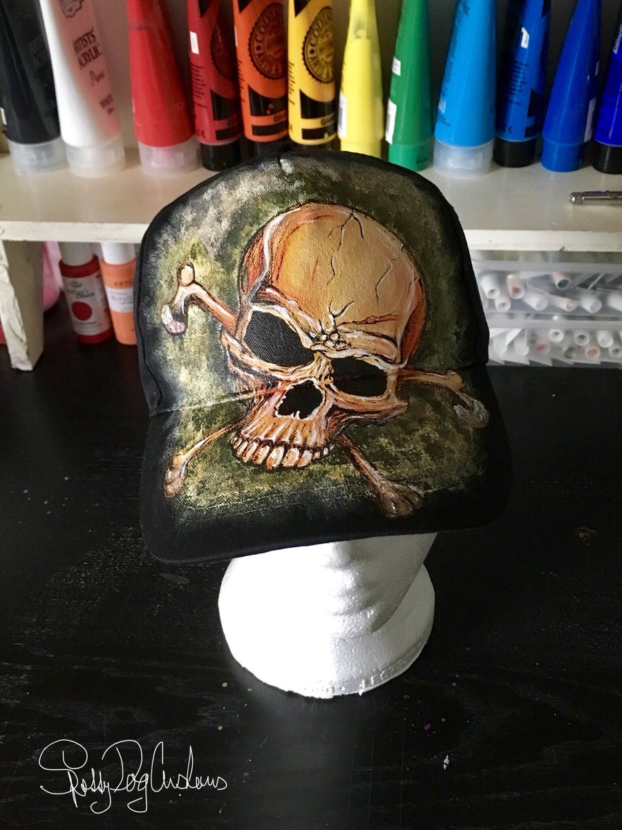 talentedwitches's tweet photo. One of my latest creations. This time it’s for a skull freak just like myself so I had to make sure the design was just right!
Another happy customer 💕💀🤘🏻
#customisedcaps #skullcaps #handpainted https://t.co/VXmGTzZfW9