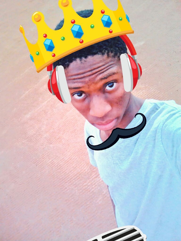 Maatla23297980's tweet photo. King me,,, https://t.co/6B9YkMS96b