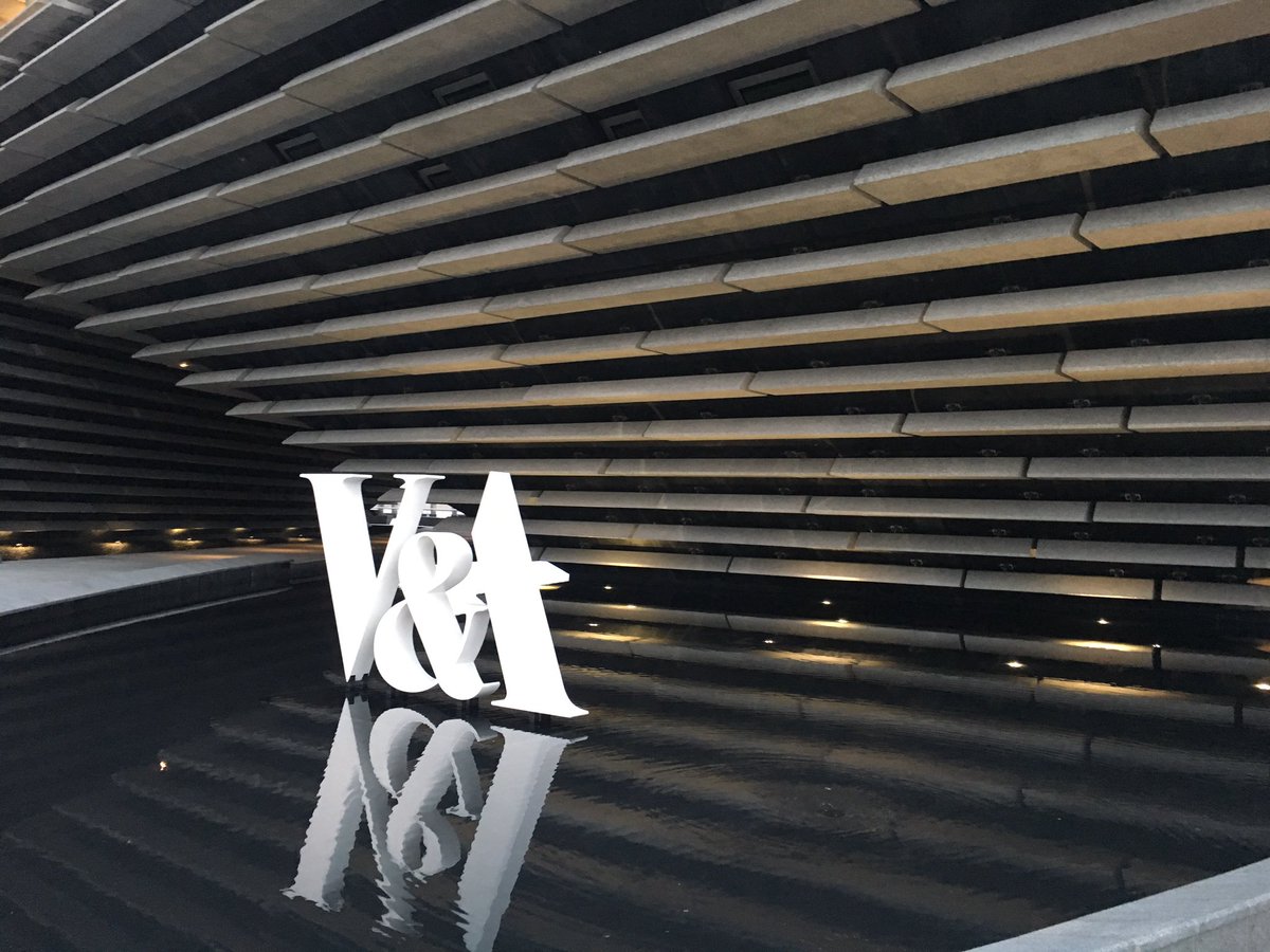 Thank you <a href="/VADundee/">V&A Dundee</a> for a fabulous welcome to tonight's event! Can't wait to see what's inside!