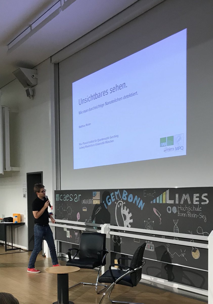 Unser letzter slammer klärt uns auf zu einer der meist beschäftigten Fragen: Matthias Mader - unsichtbares sehen?  @caesarbonn #caesarscienceslam