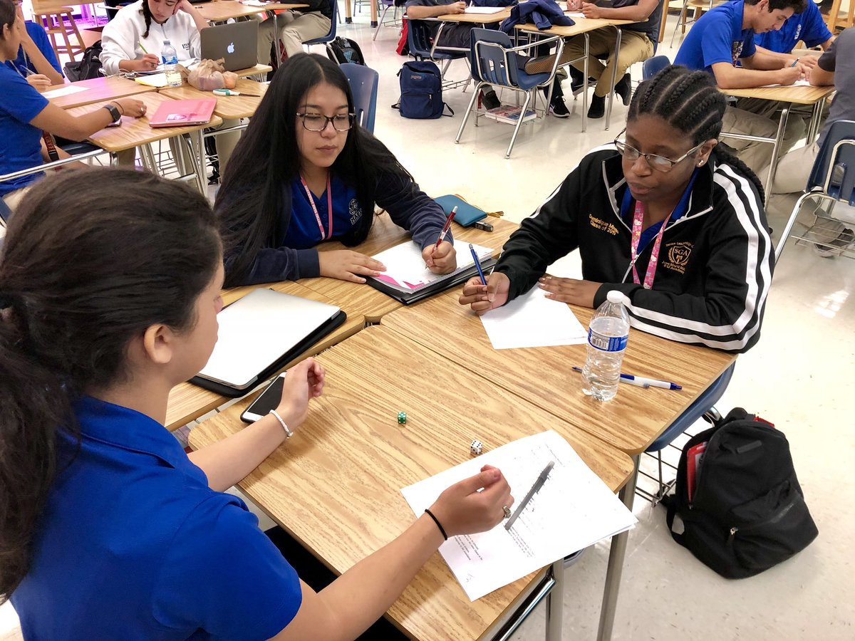andrewkearns64's tweet photo. Categorical data from rolling two dice? 🤔 Is number on green die > number on other die? Yes or no! 😃Data collection for categorical & numerical variables - and confusion about displays! 😳 #APStatistics #activatepriorknowledge #MakingStatsReal #mast1819 https://t.co/oRjHROEIm8