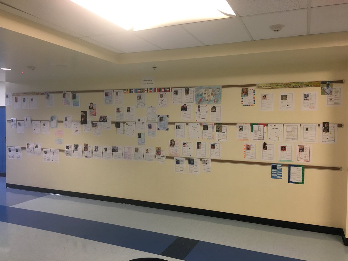 APlumacker's tweet image. Ready for #backtoshoolnight @millburnschools @MillburnMSPrin Students created ¿Quién soy yo? (Who am I?)sheets in Spanish that are ready to be viewed