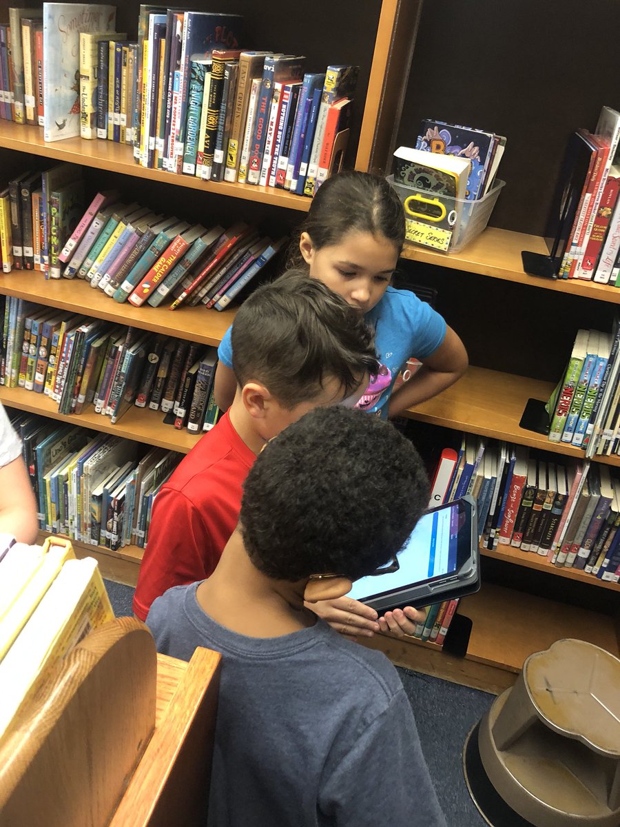 3rd graders becoming oriented @KRESLibrary using @GooseChase! Can they complete all the missions in time? #wcsdlibs #wcsdtech @ASchout10 @wcsdtechdr @CassieWCSD @WCSDEmpowers