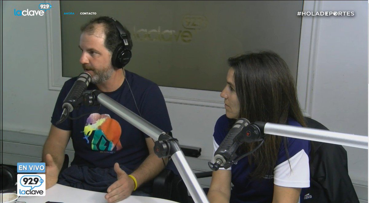 AHORA | Hablando de hockey y su masificación en Chile. Sylvia Valenzuela, Team Manager de los <a href="/ChileHockeyV/">Chile Hockey Varones</a> en Radio La Clave. En vivo: bit.ly/1JliuyP