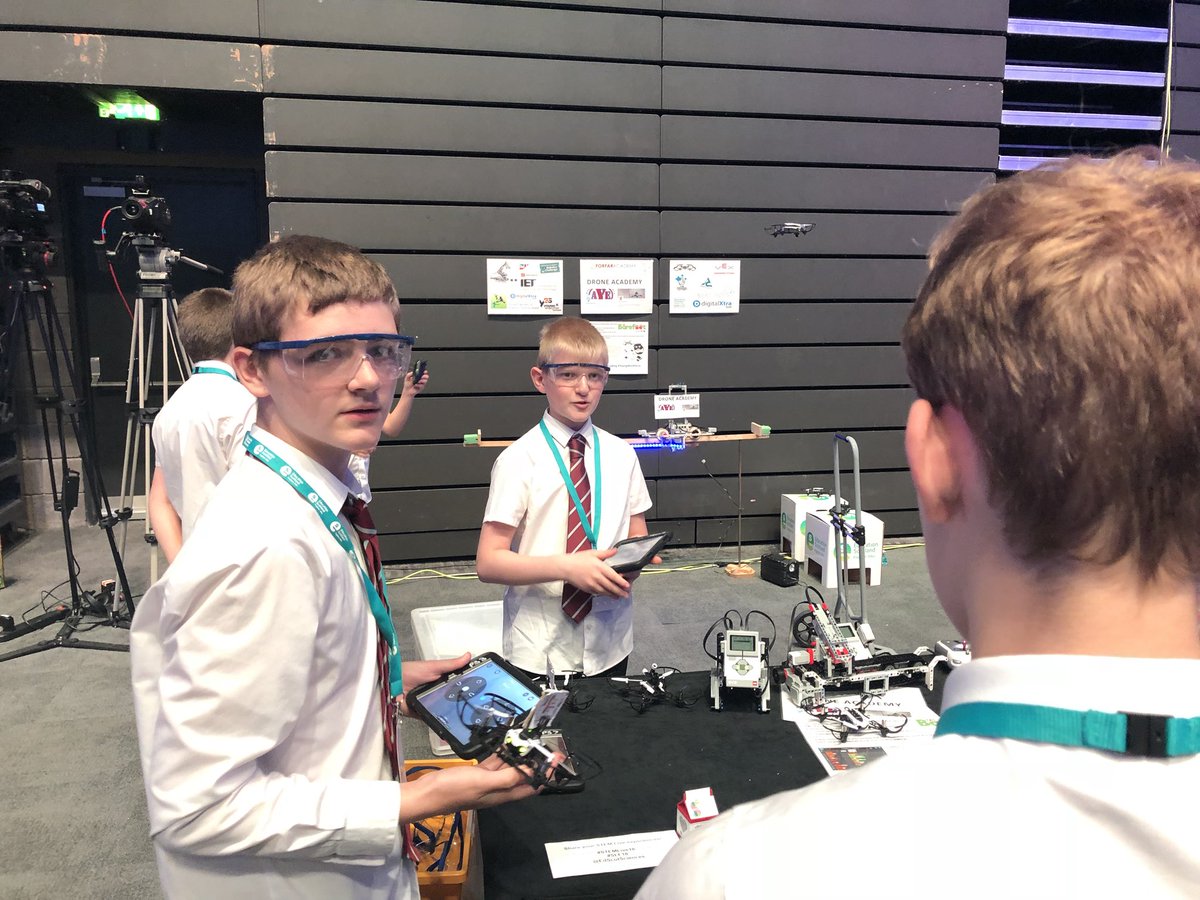 Our departmental showcase on the work we have done with coding drones and robots over the last year was very well received at #SLF18 #STEMlive 
Well done to the Charlie, Kieran, Ryan and Andrew for a great 12 hour shift.