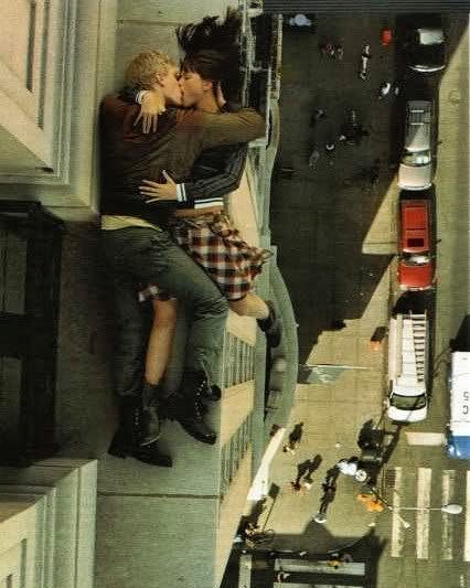 StolenPhotograf's tweet photo. Bruna Kazinoti, Kiss of Death, 1988
#brunakazinoti #photographer #photographer #kiss #love  #stolenphotography https://t.co/ed6aCJDLhd