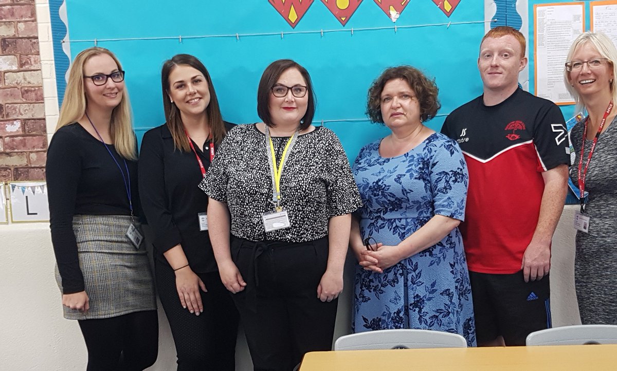 MVM_school's tweet image. Our superb English team @MVM_school 
New, exciting schemes of work, quality teaching and great learning environments for pupils to develop their literacy and English skills @ChilternLT #english #literacy #qualityteaching