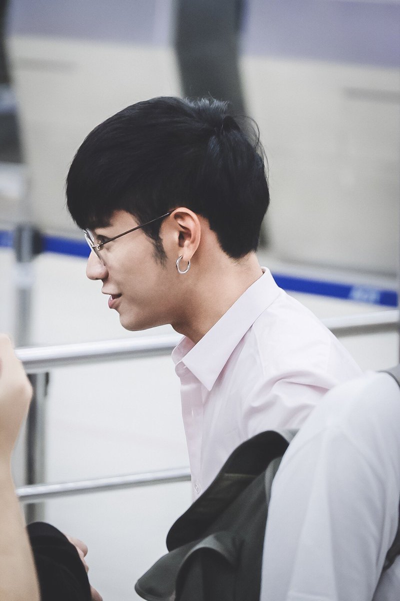 APRILPHOTO8's tweet photo. มุมข้างเฉี๊อบเฉียบ

@stjinx_maya #SingtoPrachaya #สมุนจ้าวป่า https://t.co/zfGynol5DM