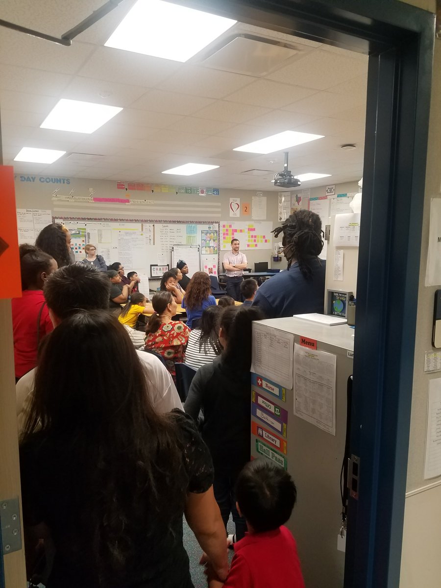 Standing room only @OutleyE's Open House! @AliefISD #meaningfulrelationships