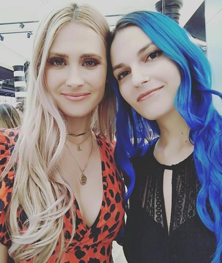 Tam23gor's tweet photo. Amo 💙 @Nayatomica @Lizyy_p https://t.co/Z5oM216zbU