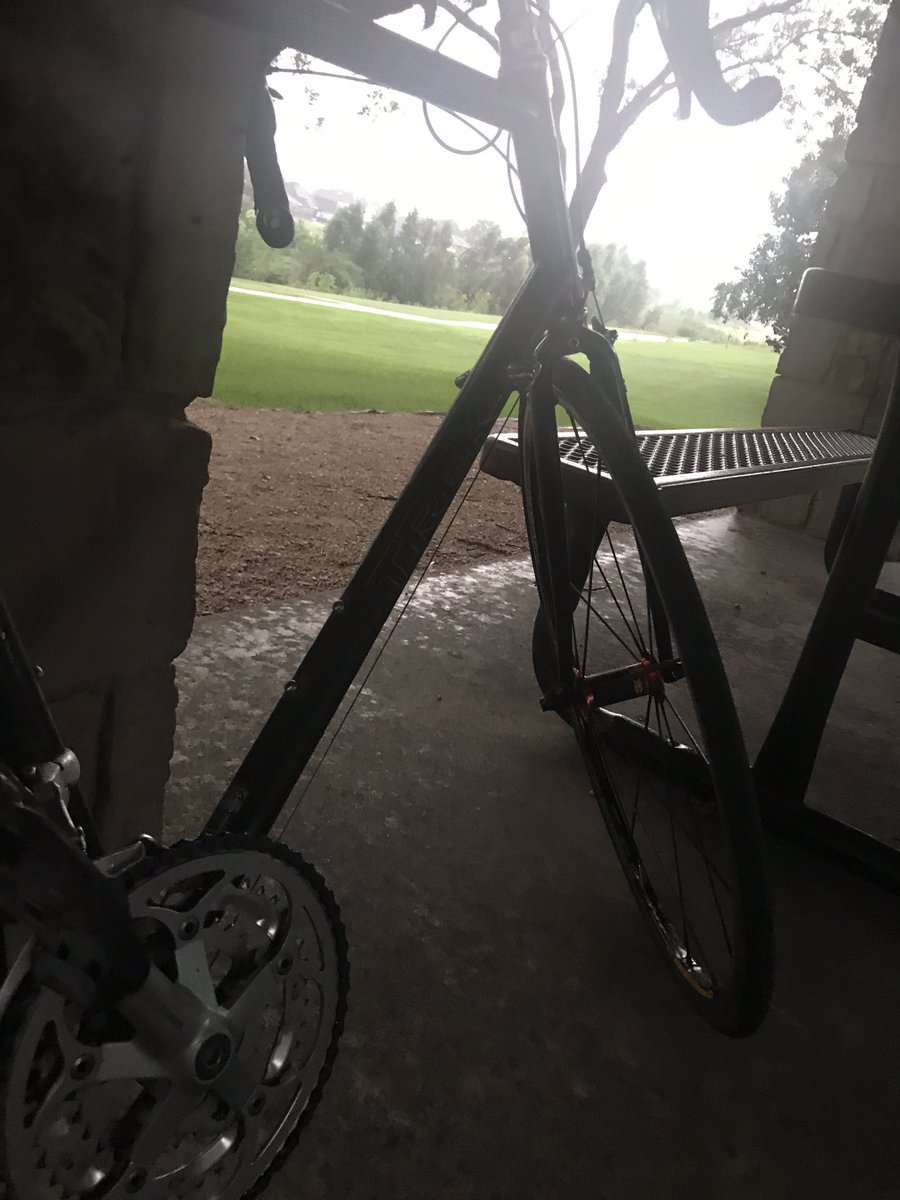 MooseHider's tweet photo. #SeekShelterFromTheStorm #WindIsABlowin’ #bikeridefail #waititout #stormiswet https://t.co/oZ6XZrGF9S
