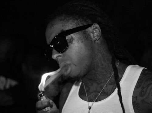 LakeShowYo's tweet photo. once the lighter flicks and Lil Wayne inhales on Carter V >>>>> https://t.co/xHYECA1kvi
