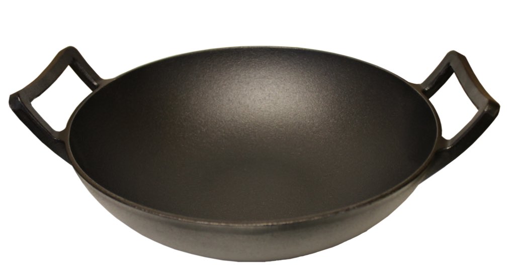 NatalieMisasi's tweet photo. @AskTSA can I bring a Wok in my carry on? https://t.co/pnnwEj2SjR