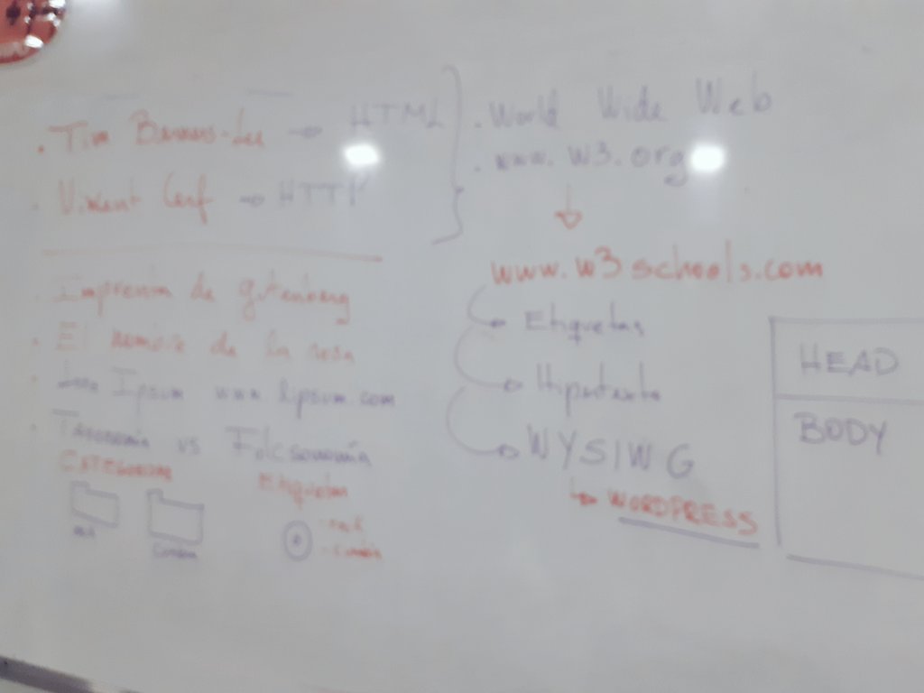 bithumano's tweet image. Mala foto de apuntes para un taller que me encanta dar: @wp_es que va desde @timberners_lee @w3c, wysiwyg, hasta taxonomía vs folcsonomía y la belleza del generador de textos de lipsum.com #serDigital @bithumano