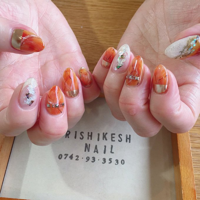 毎年人気の定番秋ネイルのデザイン 18年べっ甲ネイルのアレンジデザインをご紹介 Matomehub まとめハブ