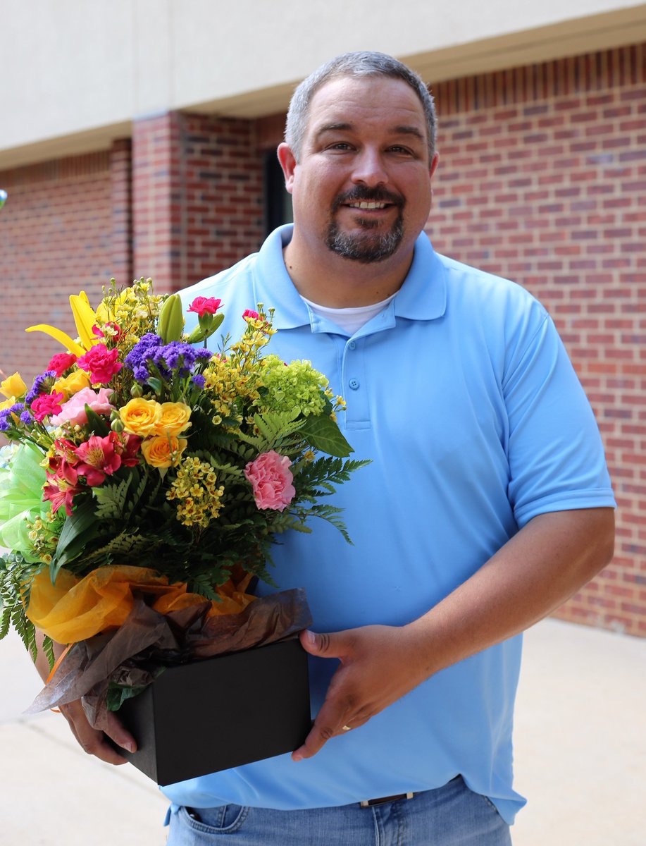 NewtonCoSchools's tweet photo. We are pleased to announce the first of three finalists for NCSS Teacher of the Year! Congratulations to Mr. Cliff Roberts, physical science teacher at @VMMS_Generals! #NCSSBeTheBest https://t.co/dHHTWkuoaV