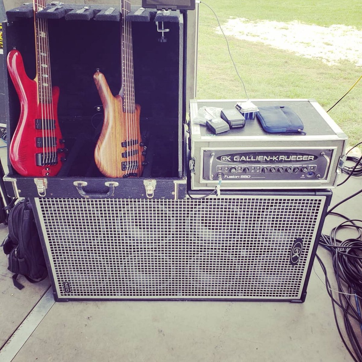 GallienKrueger's tweet photo. Bass station! #gkallday #gallienkrueger #gkamps #gkamp
#Repost @nicjimbass
・・・
Couple of newbies today!
.
#gkallday #gallienkrueger @gallienkrueger #spectorbass @officialspector #warwickbass @framuswarwickofficial #bassporn #basspedalboard @basspedalboard #ldnl https://t.co/lHXVWkT7C9