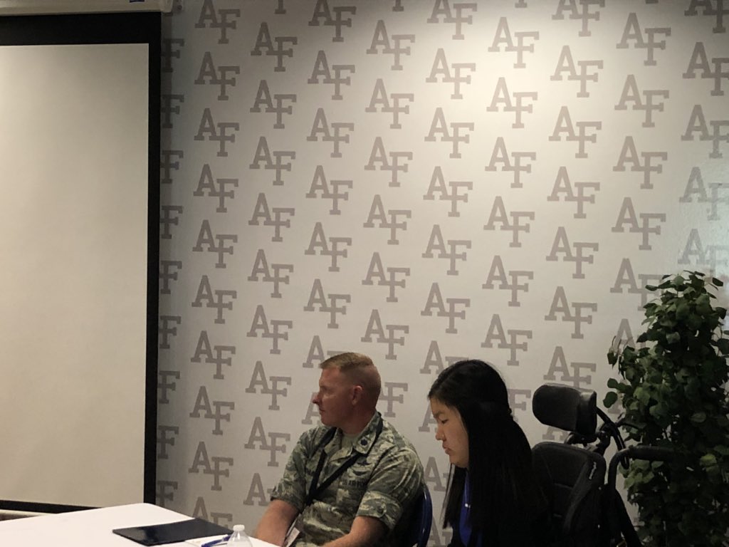 <a href="/gumbolsu99/">Dr Jim Gumbo Coughlin</a> 
@angitang et al amazing panel on civilian and military relations using <a href="/Stanford/">Stanford University</a> course #WLA18