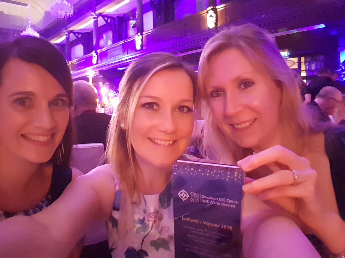 mimbleberry's tweet photo. 3 generations of @WalesDeanery @HEIW_NHS Welsh Clinical Leadership Fellows #nhswalesawards18 @OBSCymru https://t.co/JZoGL39qnX