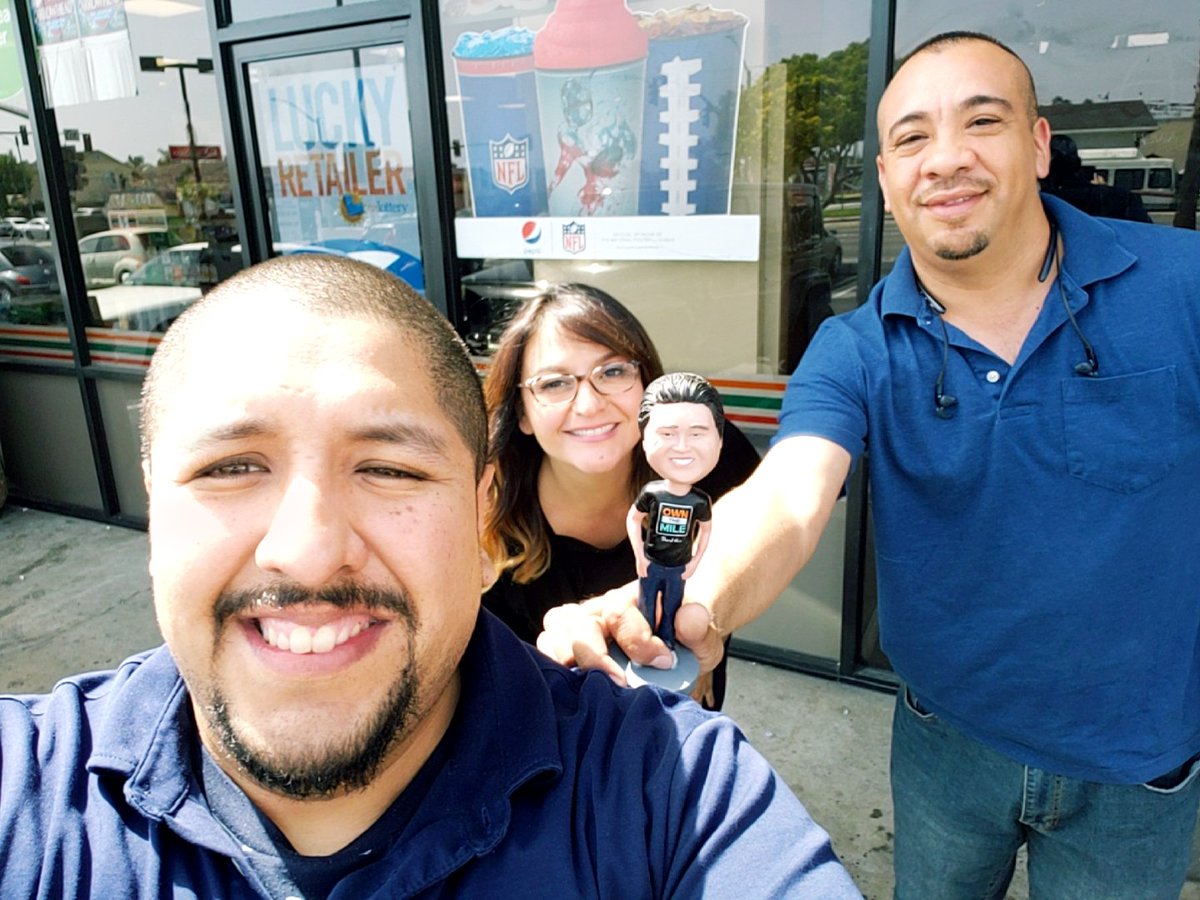 CGuzmanVIP's tweet image. Searching for real estate with RM Wireless and our special guest the one and only @Dk1team1dream. @noreen_vip @DaveBerginVIP @MichaelHarnVIP @gusito714 #vipwireless #viprocks #boostnation