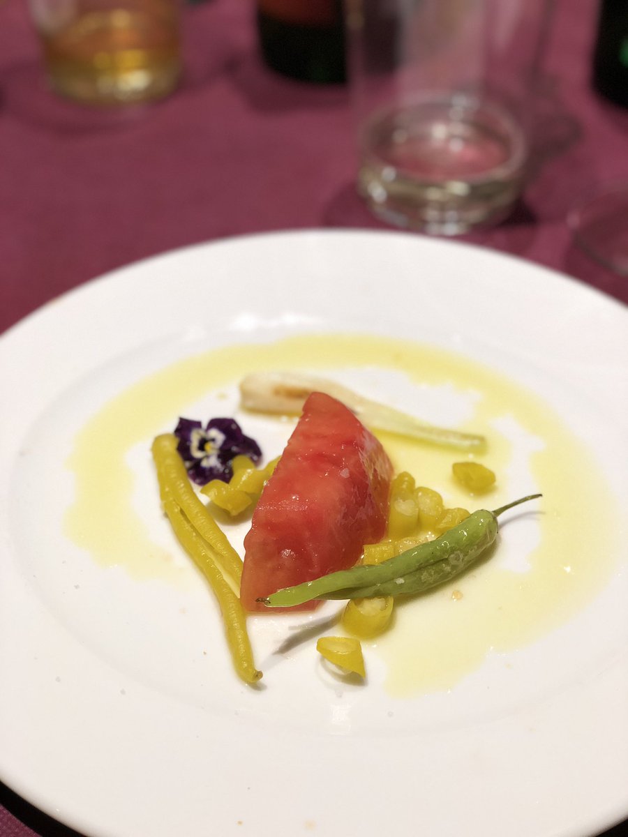 Entrante 02: Ensalada de tomate con guindilla de Ibarra. #tomatesdeAnselmo #VariedadJack #HemendikHona