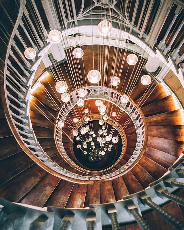 About last night... ☄
A celebration of design and pioneering women @heals_furniture for @l_d_f_official || Fantastic dinner on the looooongest table ever with great company including <a href="/melissa/">@melissa</a>.hemsley @miss_ebp <a href="/mrlondon/">Mr London</a> @alisinworldland @culturetrip … ift.tt/2xmEHQP