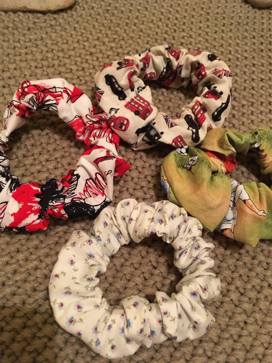 Tonight’s quick make...scrunchies for my daughter’s classroom, how very 80s! #sensorysewing