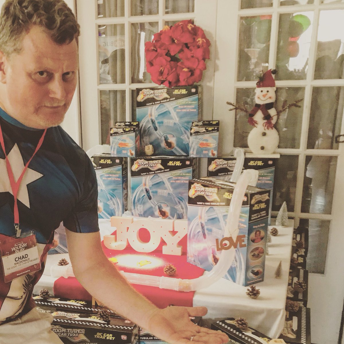 ChadMac19's tweet photo. Love these new Zoom Tubes Car Trax at @TheToyInsider’s HoliDAY of Play!
#thetoyinsider #zoomtubes #holidayofplay #sasgroup #cartrax https://t.co/HNkgWzu4x2