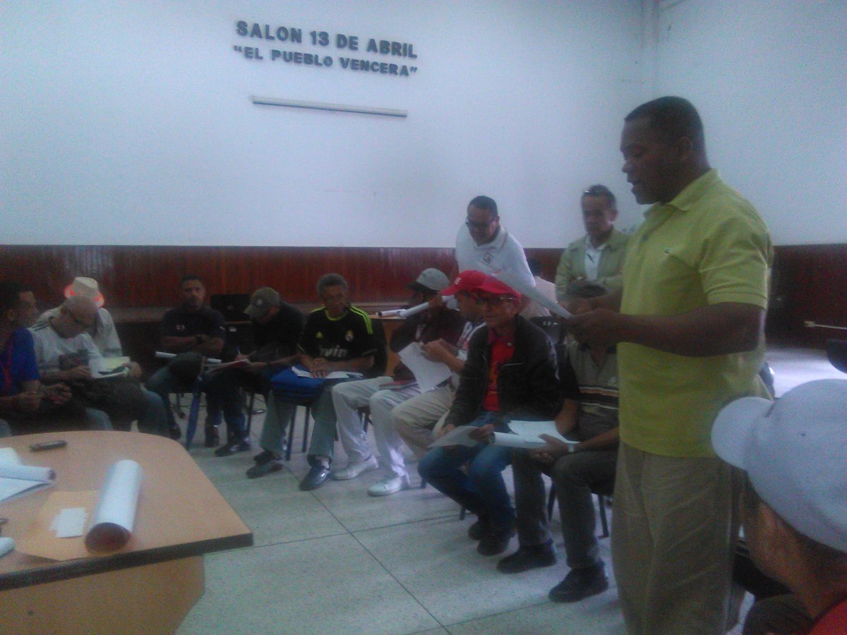 FACSTT's tweet photo. #Sep19 #FACSTT dando Aportes y Propuestas en el Congreso Constituyente de Los Trabajadores de la Administración Pública ¡Comuna Obrera! @fentrasepfn @FranklinRondo20 https://t.co/yAPKLGw4uO