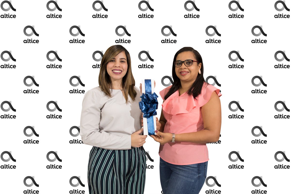 altice_do's tweet photo. ¡@guillerosard se graduó de la #EscuelaDeHéroes con #TelecableAltice! ⌚️🎁Esta experta de #Ben10 y fan sin límites de Cartoon Network es la ganadora del Apple Watch. 🎉¡Felicidades!🎊 https://t.co/TNguKiC9Cq