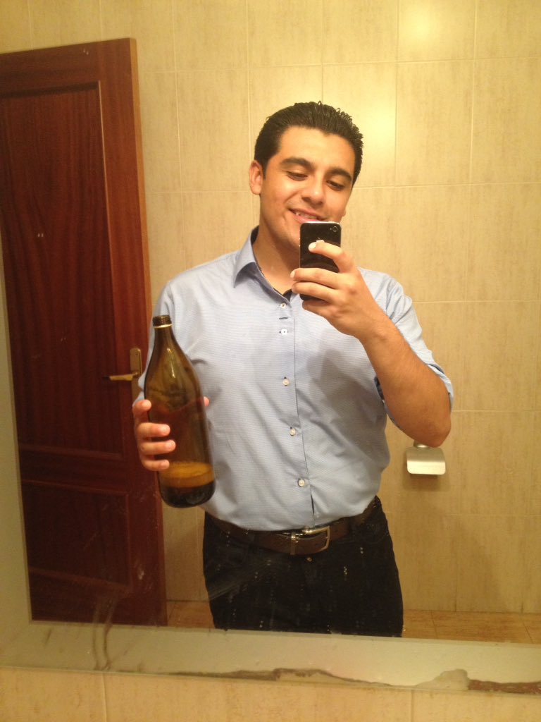 phuncadelicc's tweet photo. Fancy and all pero la caguama nunca falta #prefade https://t.co/8PCI77LFHc