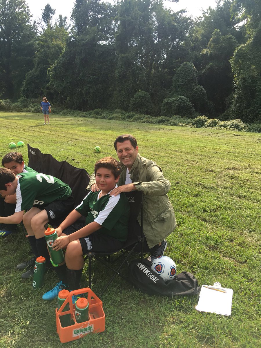 woods_athletics's tweet image. Dedicated MightyOwls Fan! Mr. Zein pushes back an international flight to cheer on his son! #GoMightyOwls #DedicatedFans