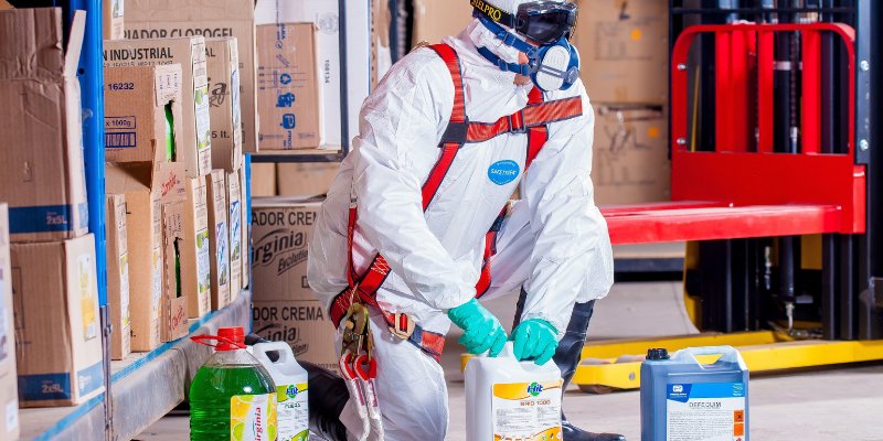 The list of different decontamination methods can vary in effectiveness, procedures, and implementation. Click the link below to read more about the top methods of chemical decontamination! #chemicaldecontamination #chemicalspills #hazmat #firstresponders
fast-act.com/methods-chemic…