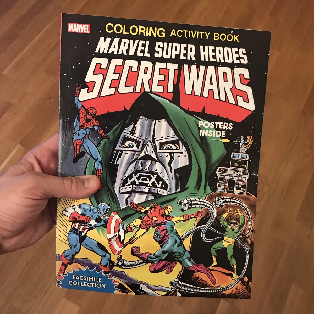 redflackcomics's tweet photo. Regalazo de nuestro amigo @carloscborra
#RedflackComics #Malasaña #MarvelSuperHeroes #SecretWars #ColoringActivityBook #SpiderMan #CaptainAmerica #IronMan #DrDoom #DrOctopus #Kang #HeroesComicCon https://t.co/gV46m2CsO6