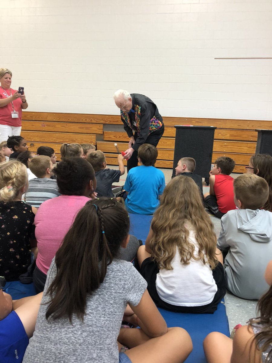 So excited to make a new friend in Great Grandpa Magician and a special thanks to Mrs Kleinfeldt’s class for inviting us to the show! We were all amazed at his expertise! <a href="/AmyKleinfeldt/">Amy Kleinfeldt</a> #WEareLakota <a href="/HeritageECS/">Heritage Early Childhood School</a>