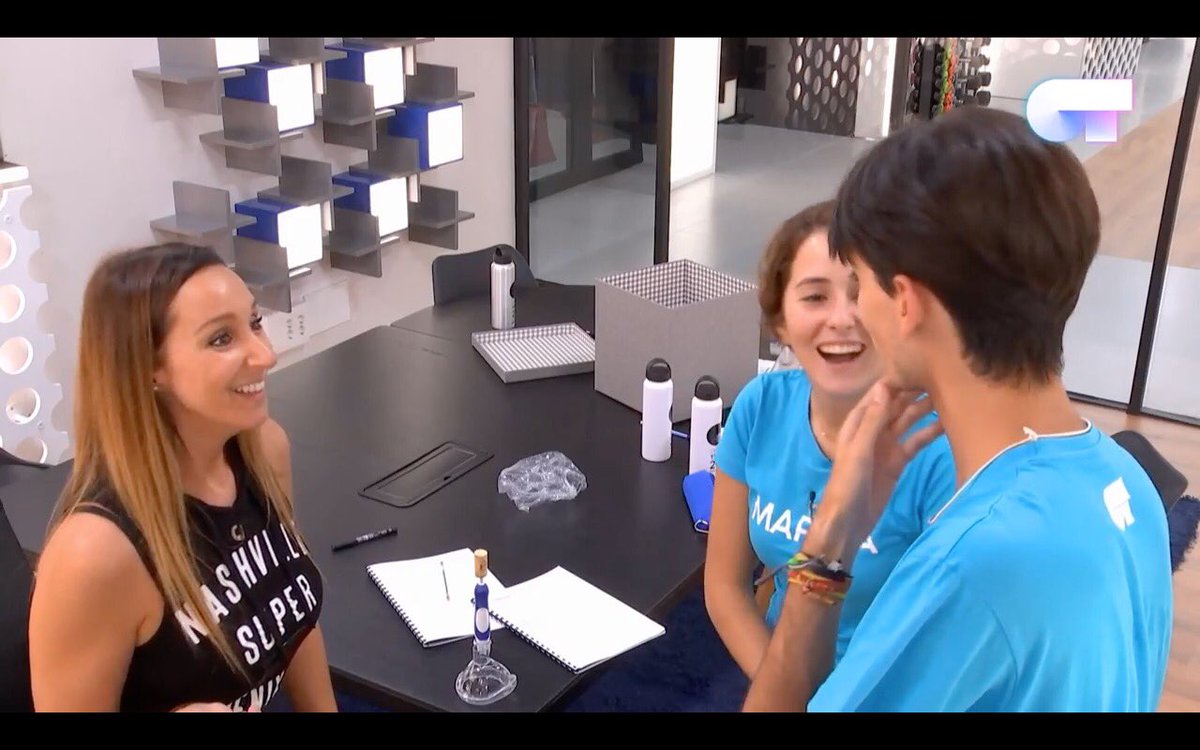 mamenmarquezvoz's tweet photo. Coaching Vocal en La Academia de @OT_Oficial #OT2018 #OTDirecto20SEP 👏❣️😊 https://t.co/kHYL7uYbtw