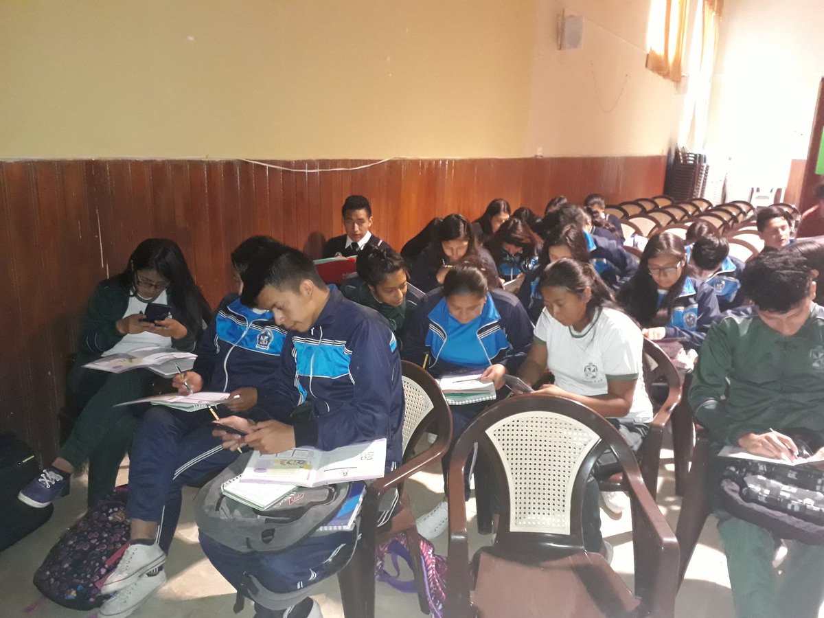afaustom's tweet photo. 20-09-2018:En #Loja muy satisfactorio el proceso. #ProgramaEducacionFinanciera  gracias por la participación #ColegioPioJaramilloAlvarado; el trabajo articulado fortalece las habilidades y destrezas de los beneficiarios @GabrielVacacela @LojaPropone @encafili @UNLoficial https://t.co/FAwWtmi4KW