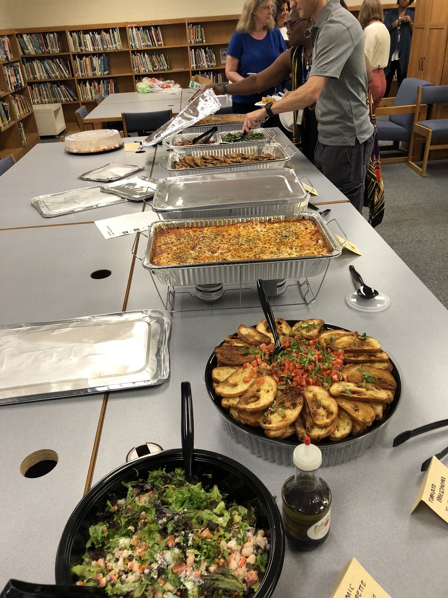 StoughStallions's tweet image. A huge thank you to @BellaMonicaRest for the amazingly delicious and generous dinner before tonight’s open house #imstuffed #stoughproud