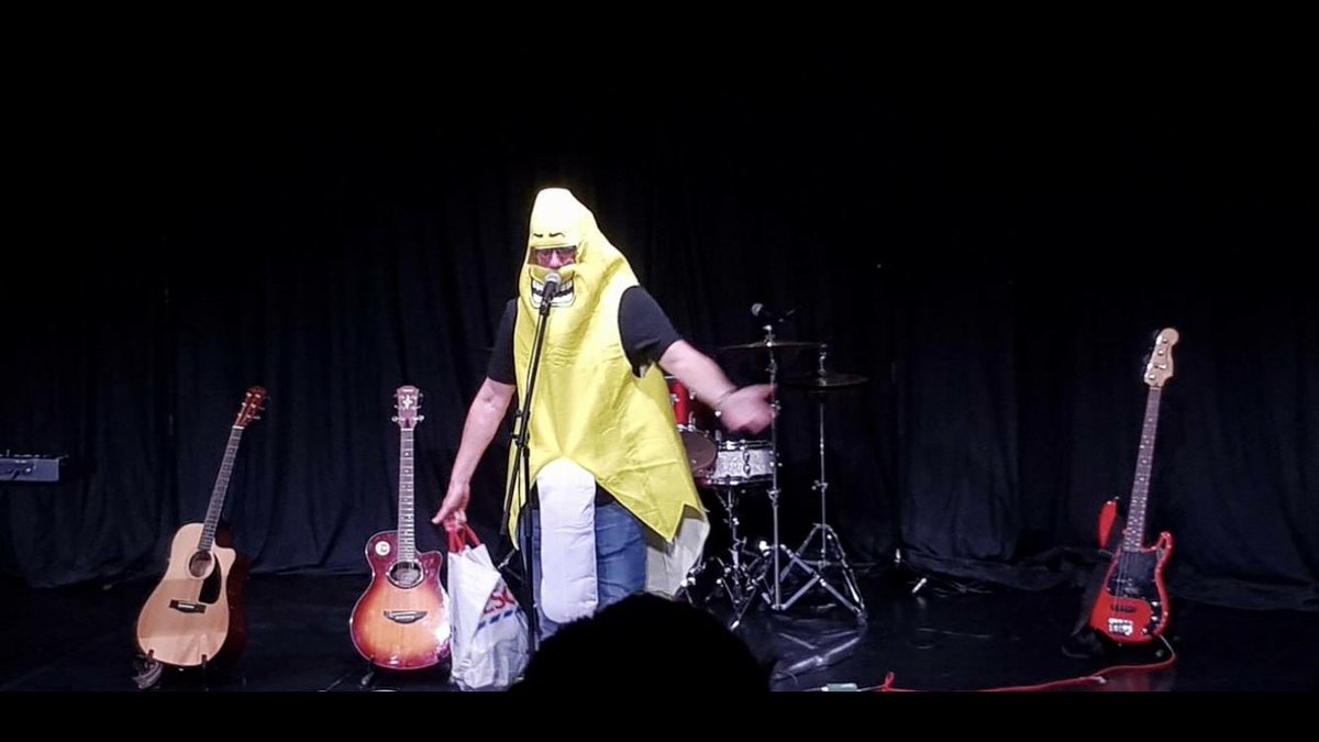 HooHA_Comedy's tweet photo. Cheers #LCF18 #bananasonastring John Wilson & Friends https://t.co/RCX5IZk5wH