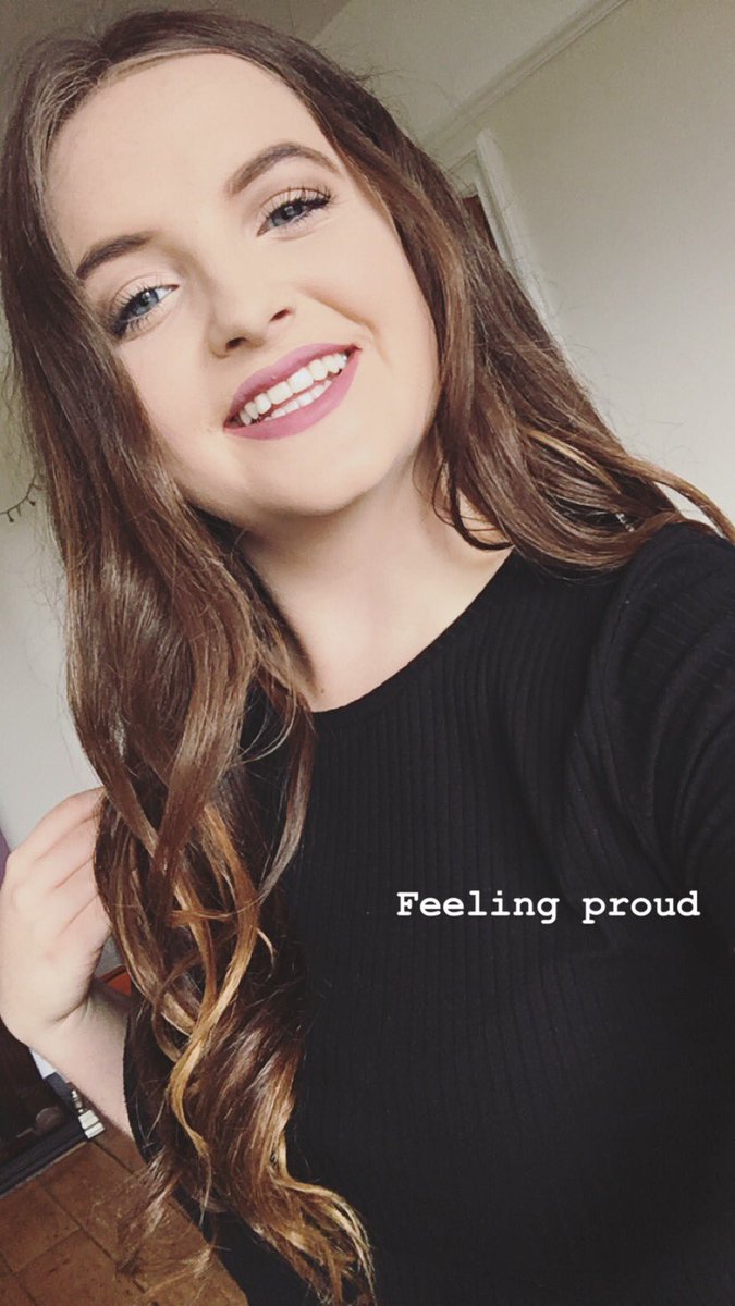 Actually curled my hair for the first time in a year 

Oh btw my braces are off #bracefacenomore