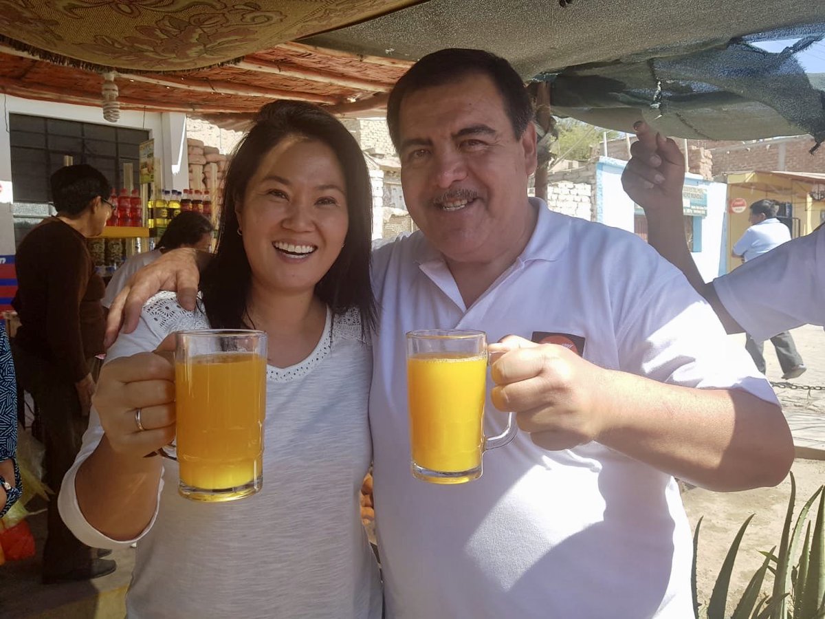 KeikoFujimori's tweet photo. Y #SeguimosViajando. Esta vez acompañando a nuestro candidato a la #RegiónIca Rocky Hurtado y a los candidatos municipales. Gracias amigos de Nazca, Cajuca, Vista Alegre, El Ingenio, Changuillo, Llipata y Palpa por tanto cariño. ¡¡¡Se les quiere!!! #VamosKonTodo https://t.co/ikRkOSrVYl