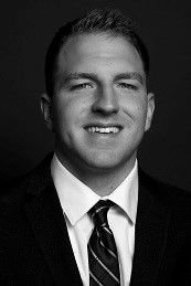 NSRetailGroup's tweet photo. We recently welcomed a new retail associate to the team at Northstar. Learn more about him and the passion for excellence he's bringing to both our team and our clients. #CRE #newhire #Minnesota #Minneapolis #welcome https://t.co/vCEae10N2s https://t.co/fAp2rcwXME