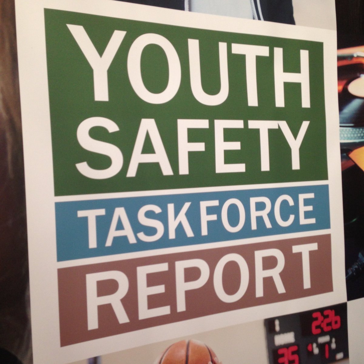 This evening we welcomed #Camden #youthsafety report 2 tackle #youthviolence #knifecrime #taskforce We all have a stake in young lives & must commit 2 working together as a #community #LNYA @MayorofLondon @Redthreadyouth @carsonmaryc @NW5PROJECT @stlukeskt @KentishTownCC