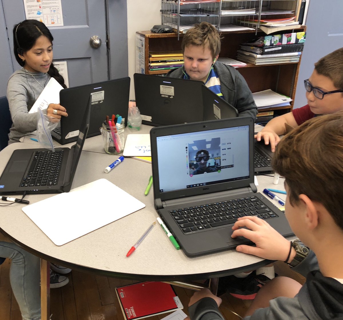 Students in Mrs. Scott’s class at Fort Lewis answered their first challenge questions from Ms. Best‘s class at Hidden Valley Middle School. @Flipgrid rocks! #rcpslearns #makemathfun #BestBuddies <a href="/BestVanessabest/">Vanessa best</a> <a href="/RkeCoSchools/">Roanoke Co. Schools</a>