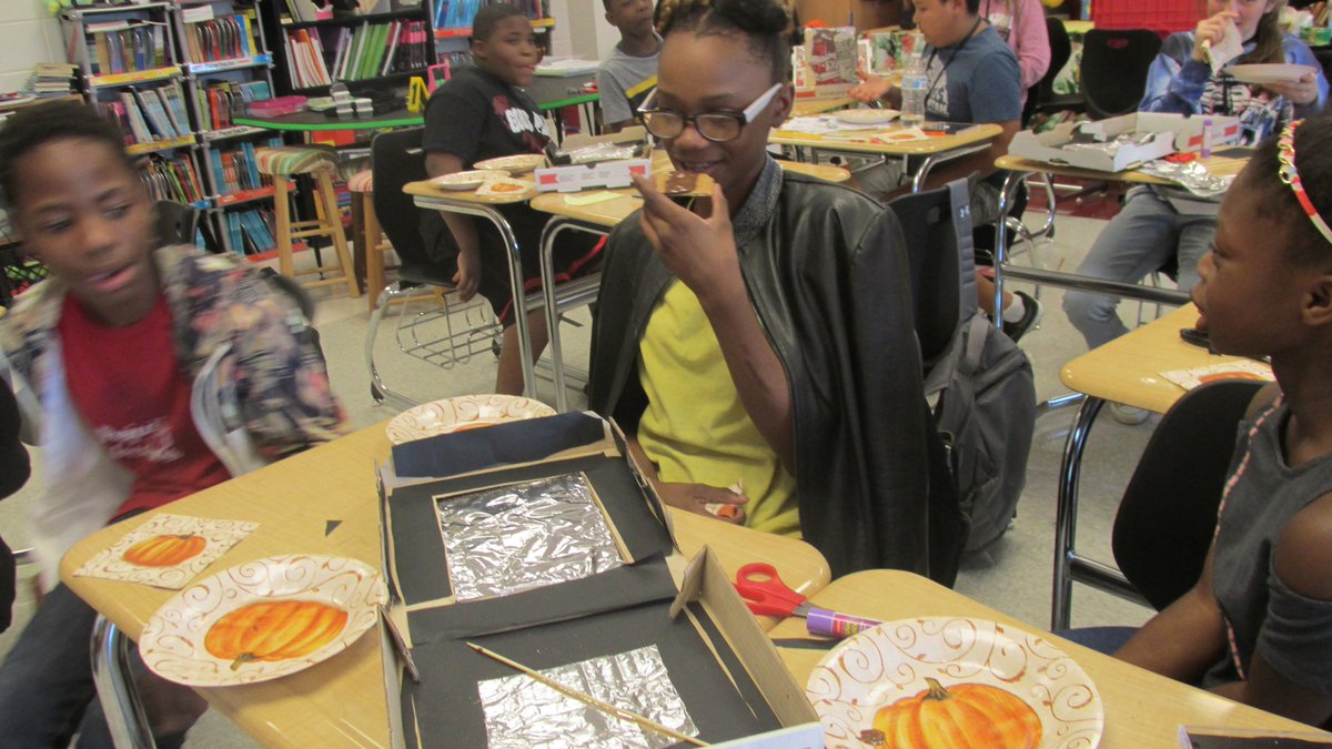 ms_smith416's tweet image. Students learned about solar energy by making their own solar oven out of pizza boxes and "cooking" s'mores. #RamsInspire  #rockyourschool #RAmiddle