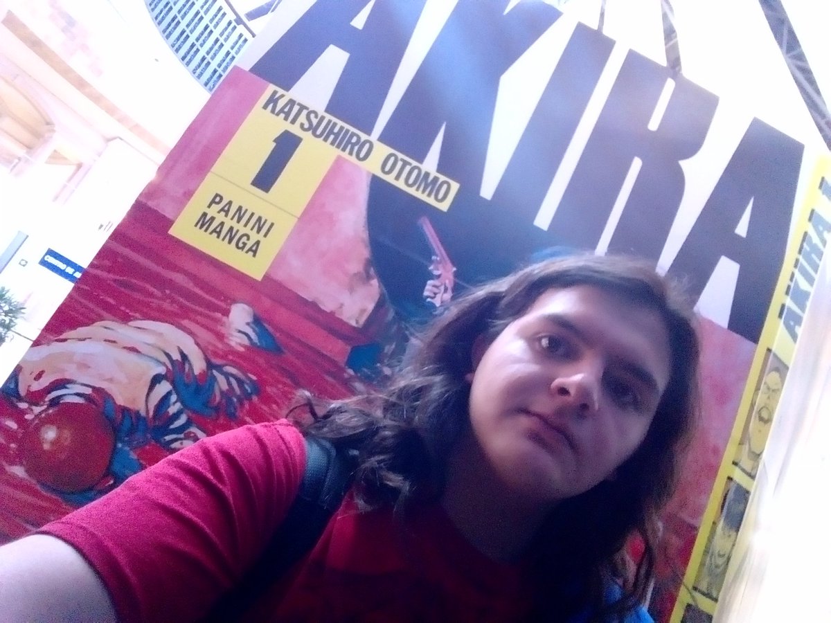 Ampanflo's tweet photo. Aquí en Mundo E con la portada gigante de Akira de @PaniniMangaMx. 
#AkiraEnPanini https://t.co/C4j0XTKVEJ